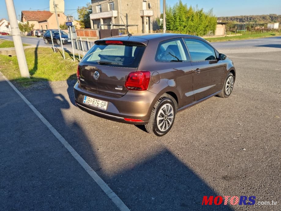 2015' Volkswagen Polo photo #5