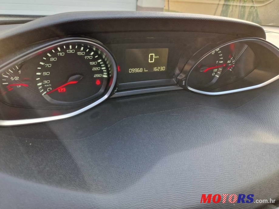2019' Peugeot 308 1,5 Bluehdi photo #3