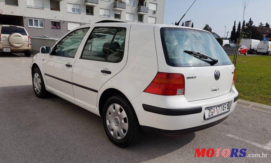 2001' Volkswagen Golf IV photo #4