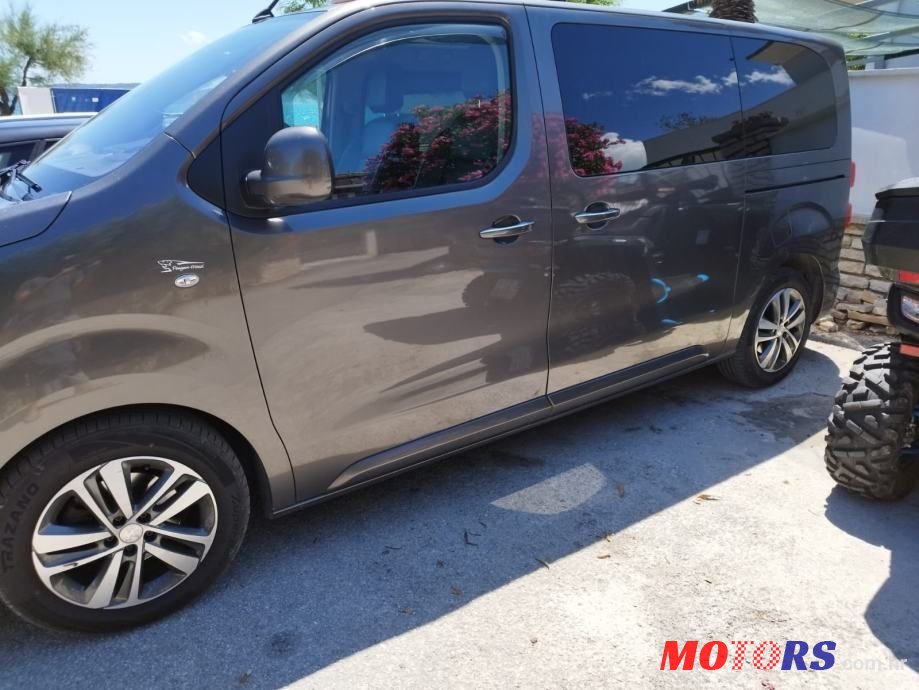 2017' Peugeot Traveller 2,0 Bluehdi photo #3