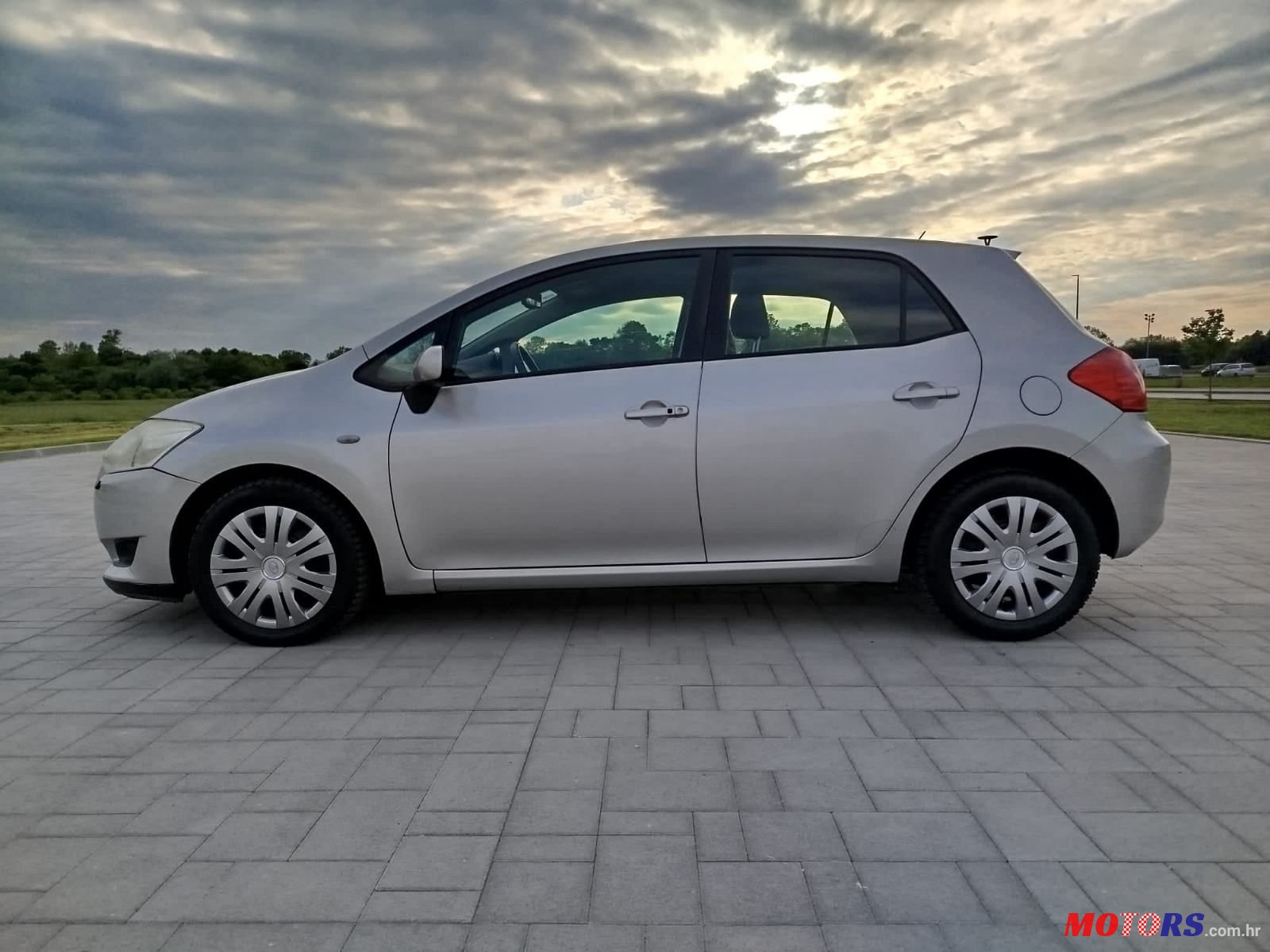 2007' Toyota Auris 2,0 D4-D photo #3