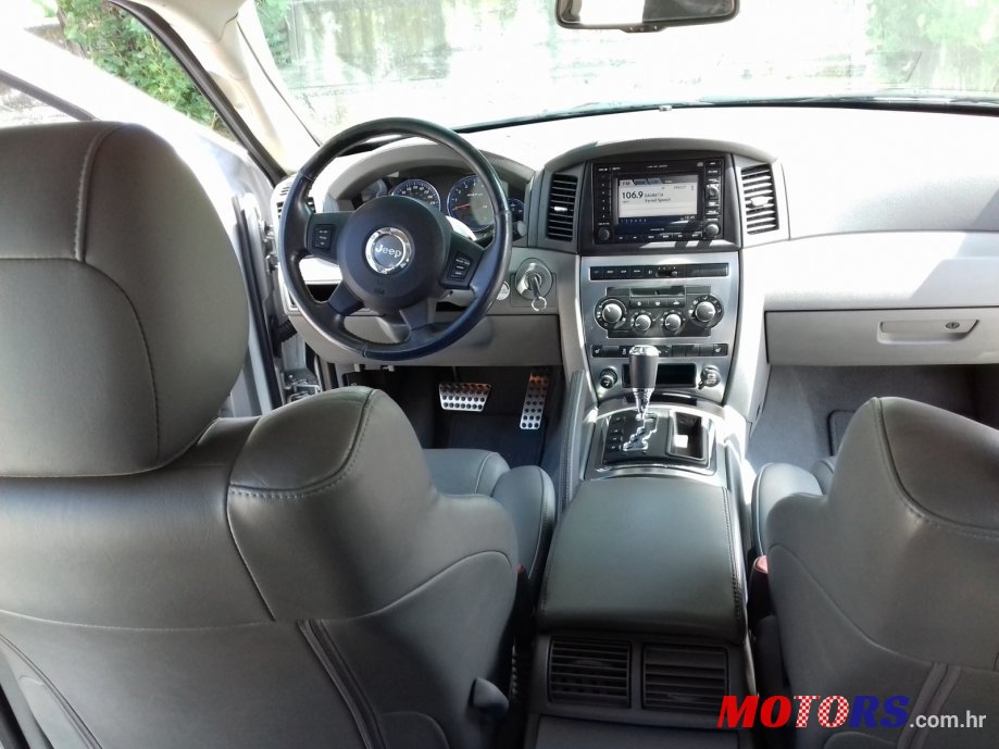 2006' Jeep Grand Cherokee photo #3