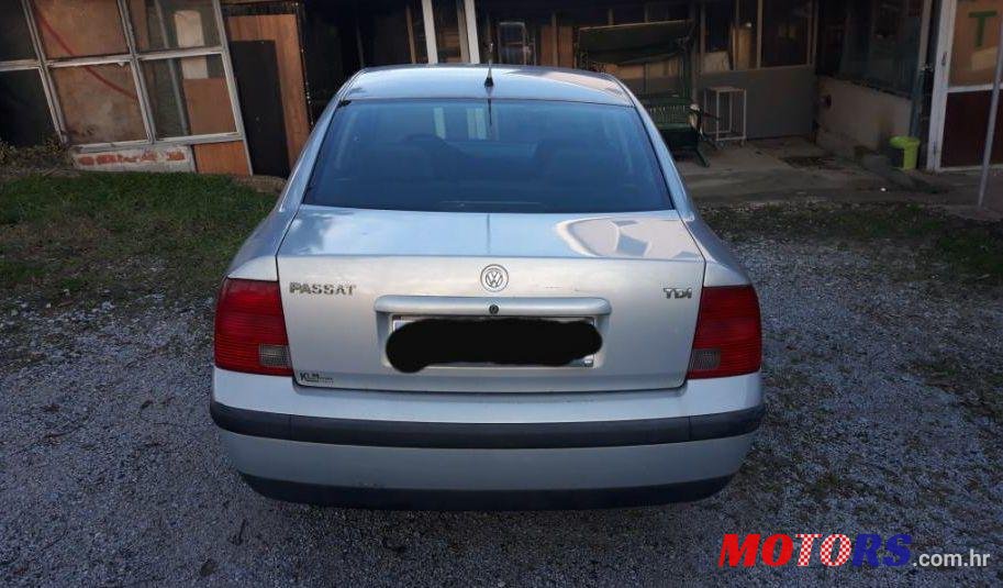 1998' Volkswagen Passat photo #1
