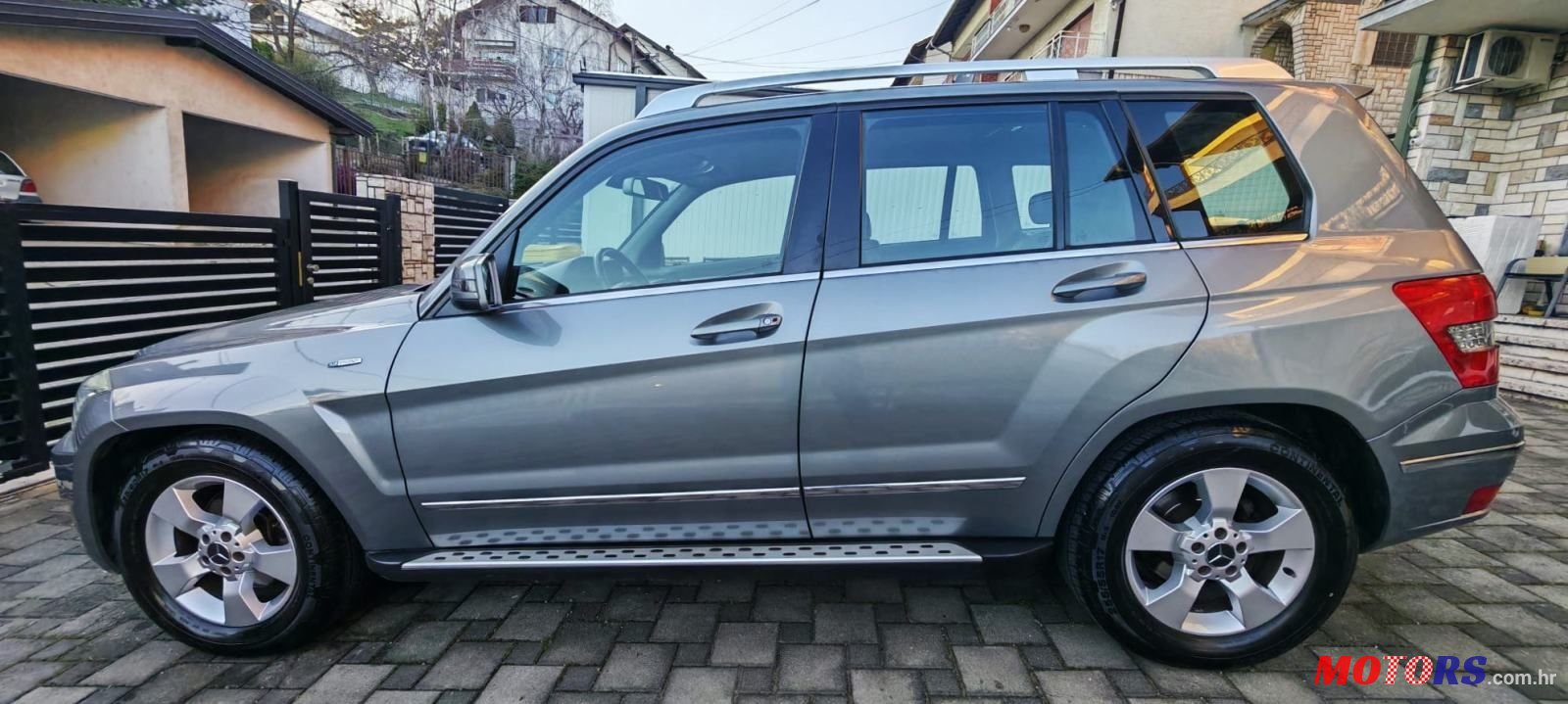 2009' Mercedes-Benz GLK 220 Cdi 4Matic photo #3