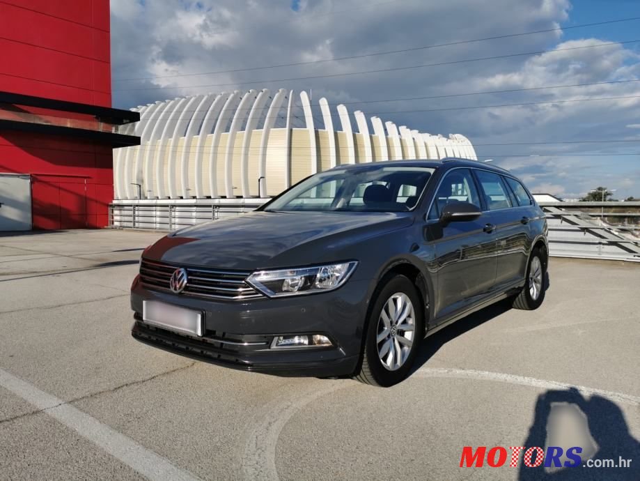 2017' Volkswagen Passat Variant photo #1