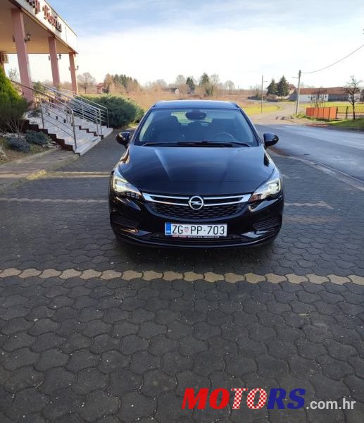 2018' Opel Astra Karavan photo #2