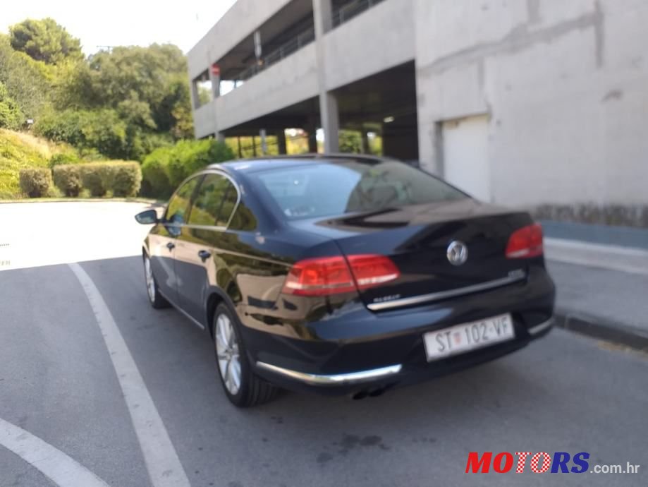 2011' Volkswagen Passat 2,0 Tdi Bmt photo #3