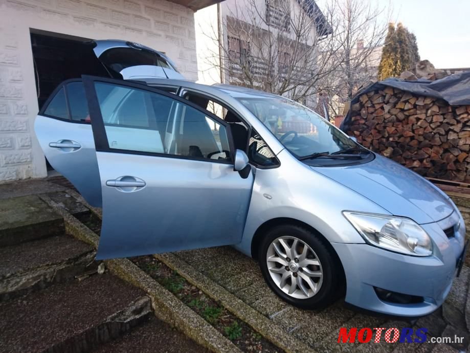 2007' Toyota Auris 1,4 D4-D photo #3