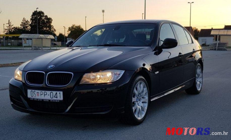 2010' BMW 3 Series 316D photo #3