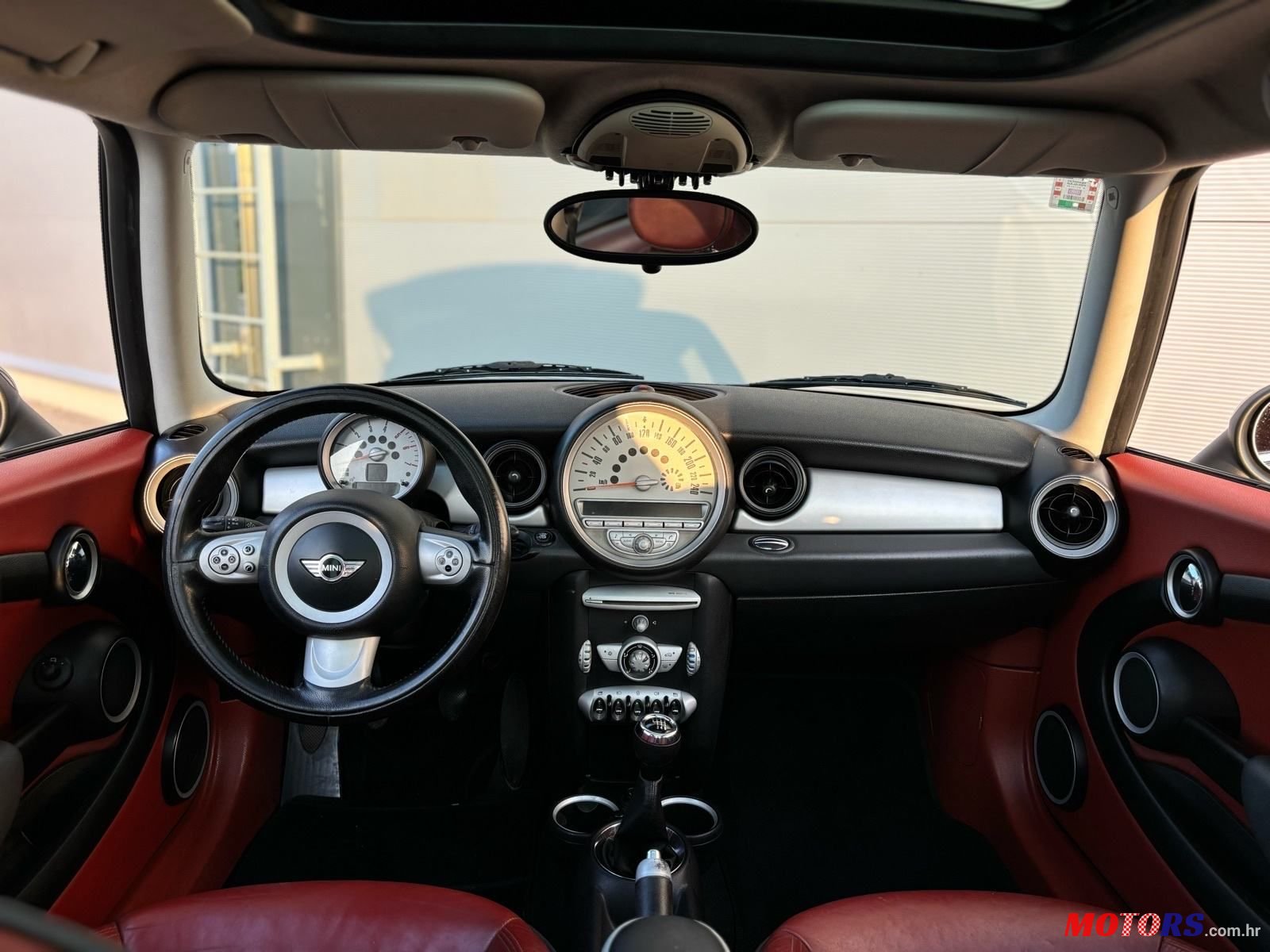 2007' MINI Cooper Cooper D photo #6