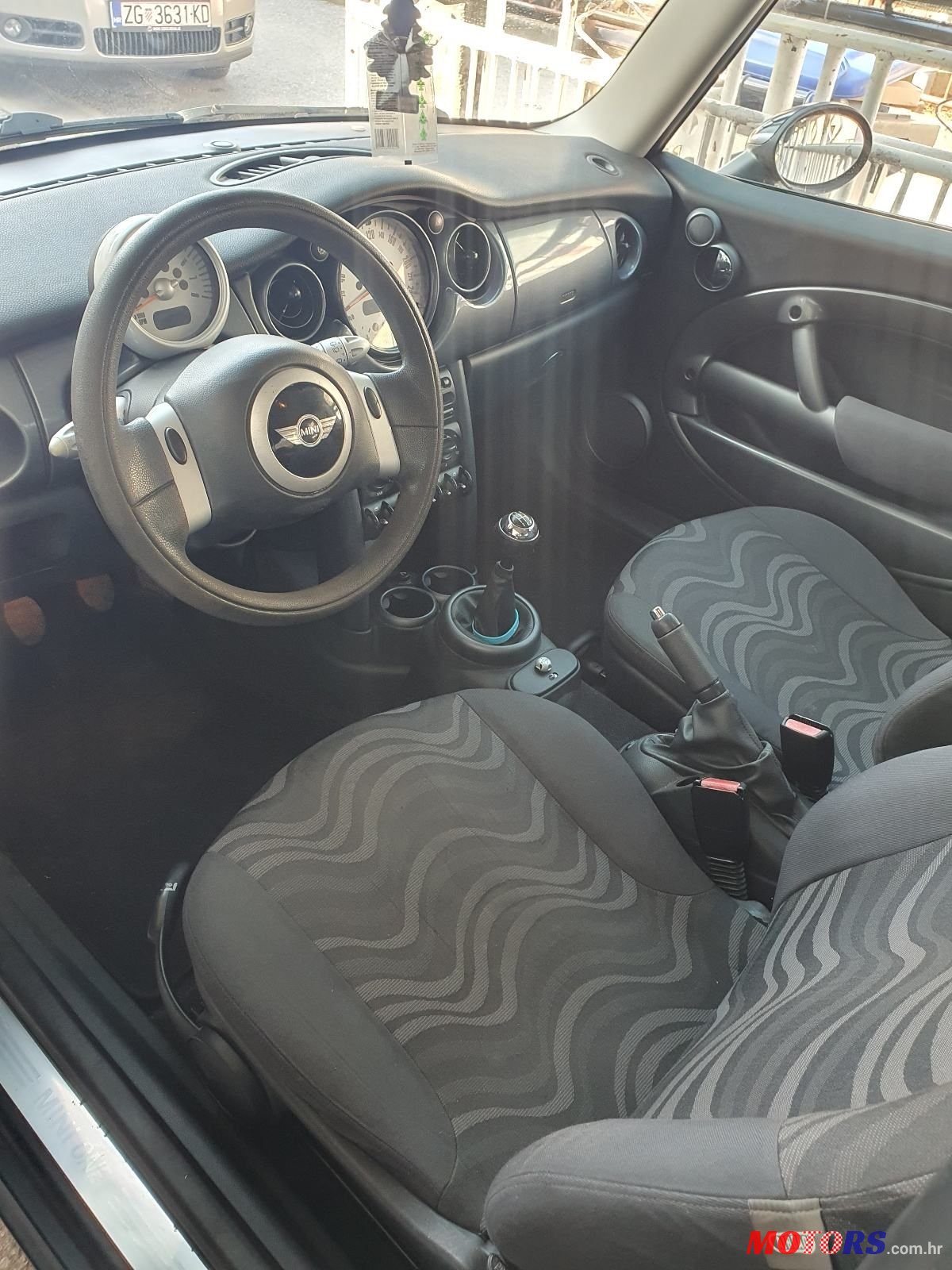 2003' MINI One Cooper photo #5