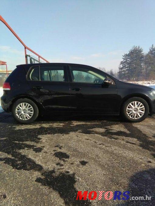 2011' Volkswagen Golf VI 1,6 Tdi photo #2