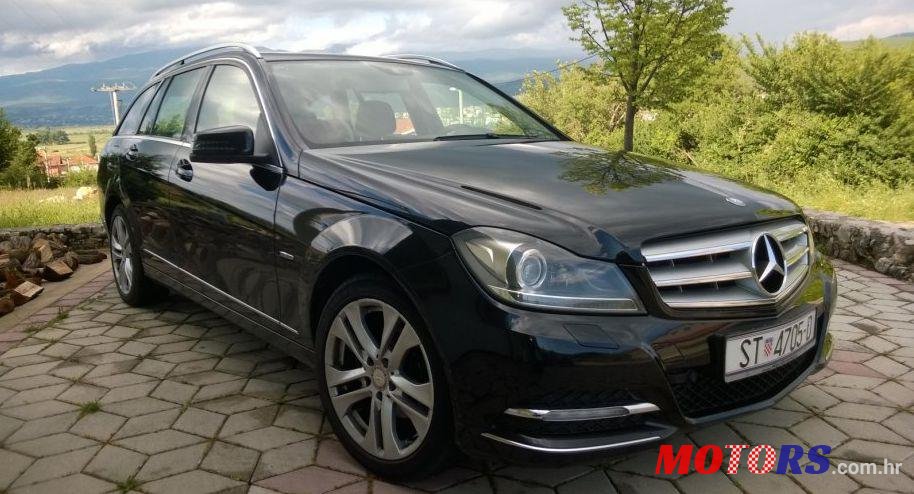 2012' Mercedes-Benz C-Klasa T-Model photo #1