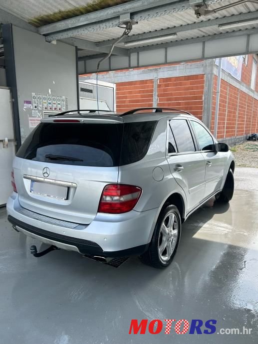 2006' Mercedes-Benz Ml 5.0 photo #3