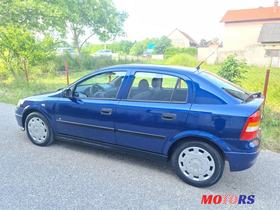 2009' Opel Astra photo #6