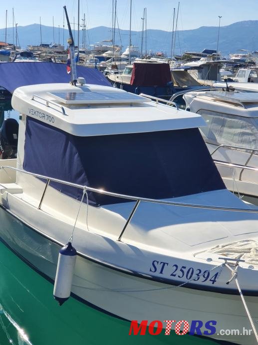 2016' SAS-Vektor 700 photo #2