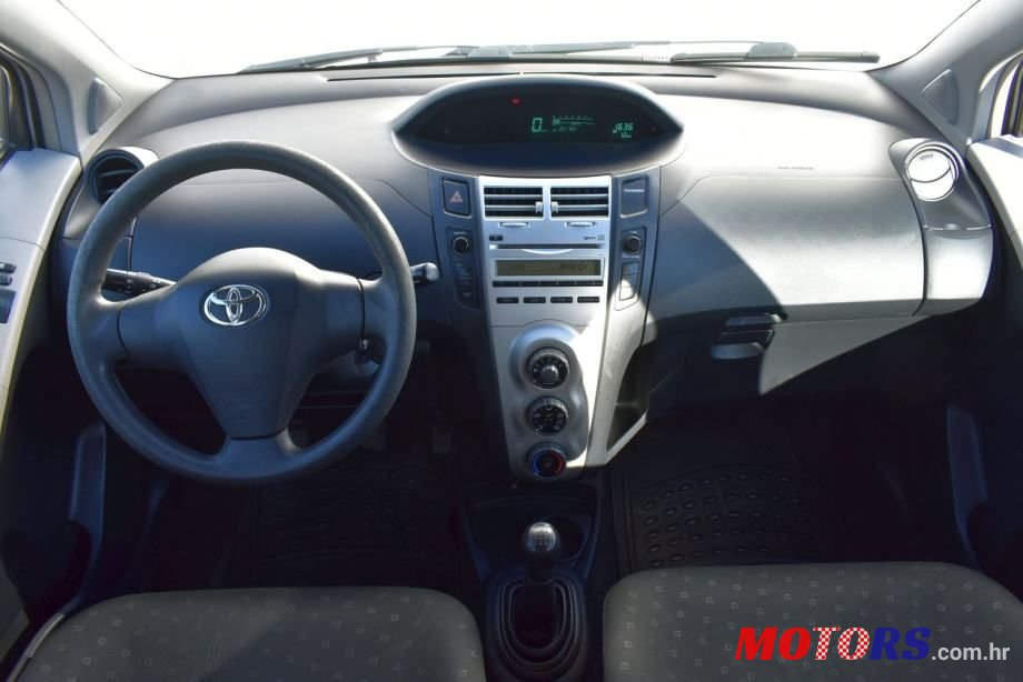 2006' Toyota Yaris 1,0 Vvt-I photo #4