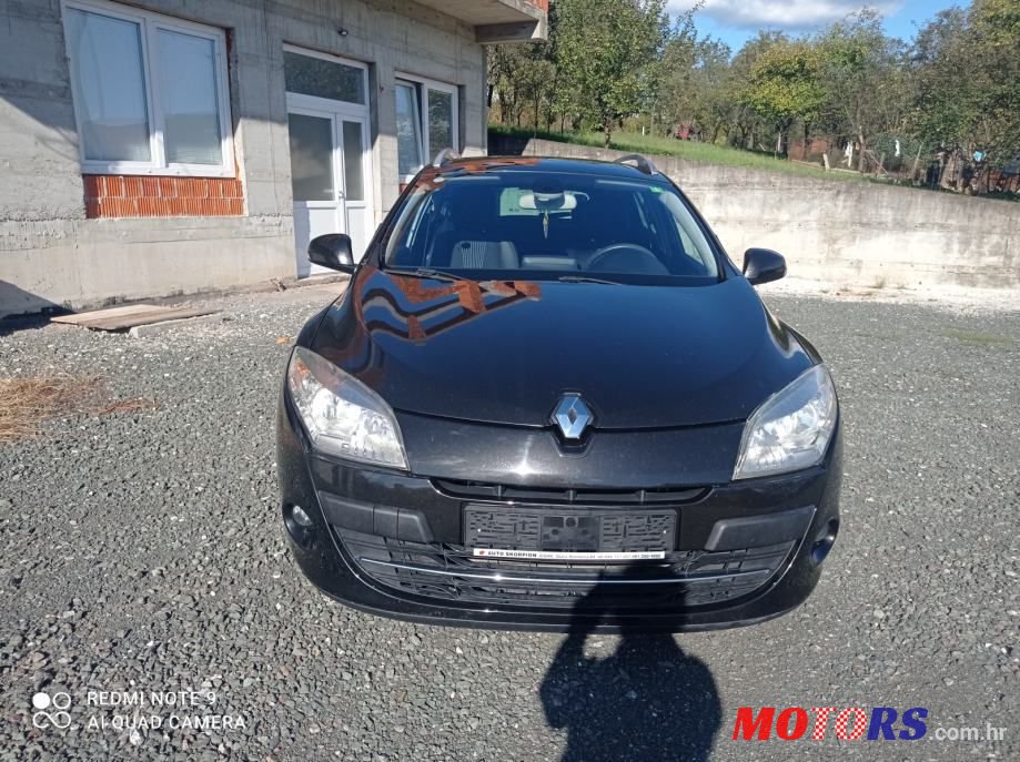 2011' Renault Megane Grandtour photo #1