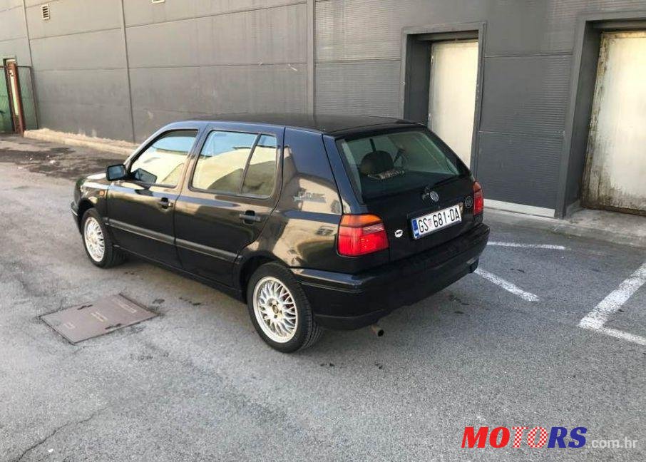 1995' Volkswagen Golf III 1.6 photo #2