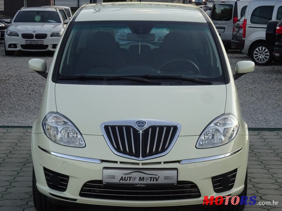 2008' Lancia Musa photo #2