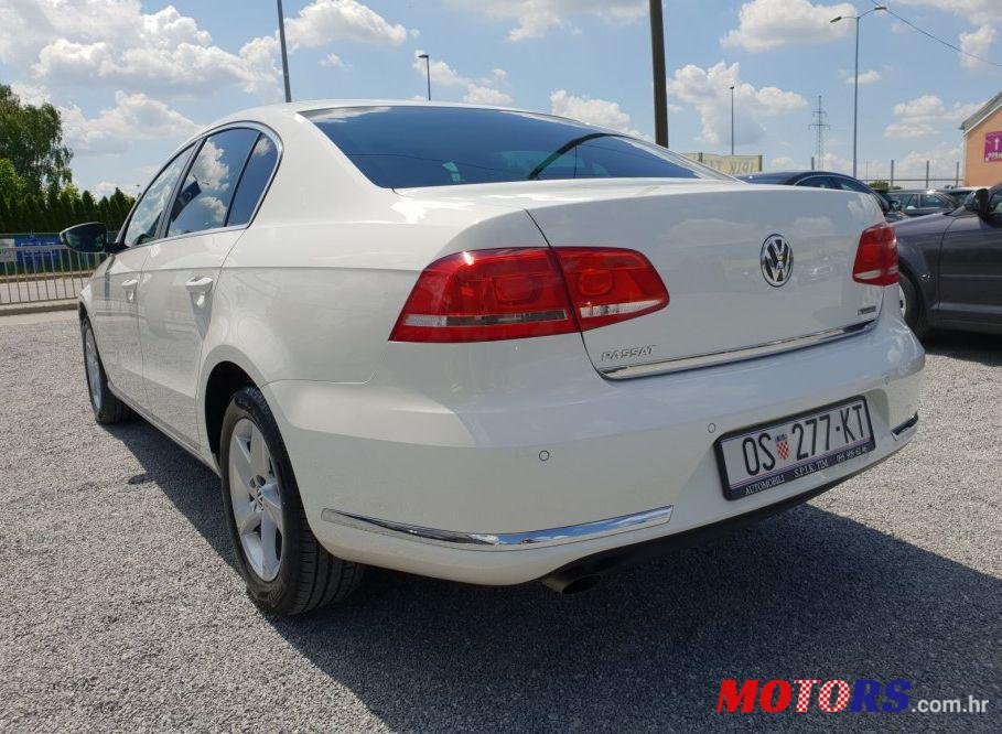 2012' Volkswagen Passat 1,6 Tdi Bmt photo #2