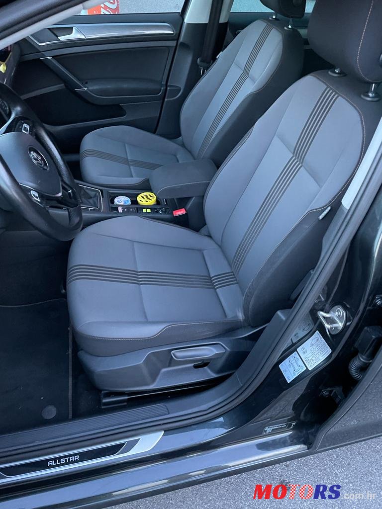 2016' Volkswagen Golf VII photo #7