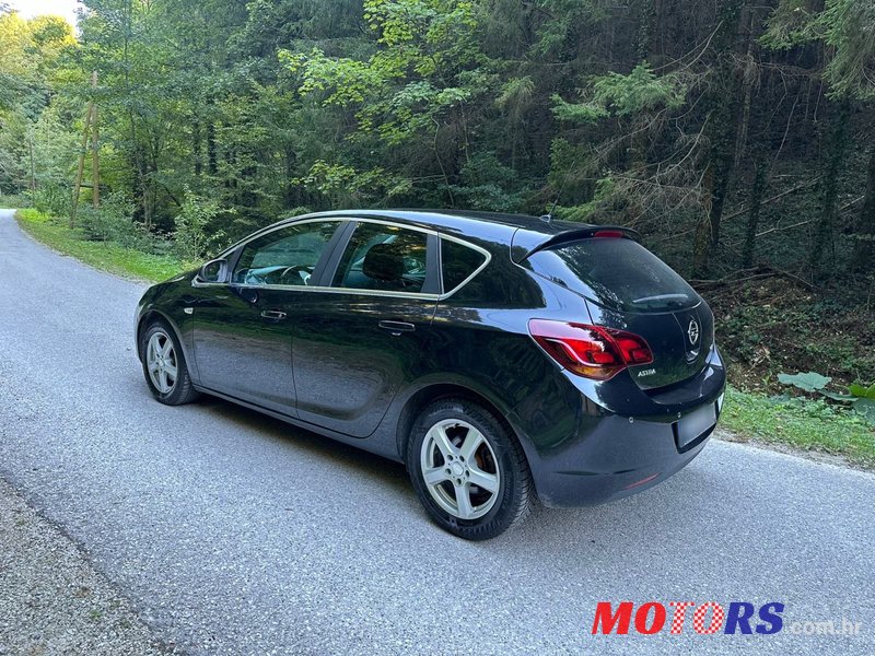 2010' Opel Astra 1,7 Cdti Sport photo #4