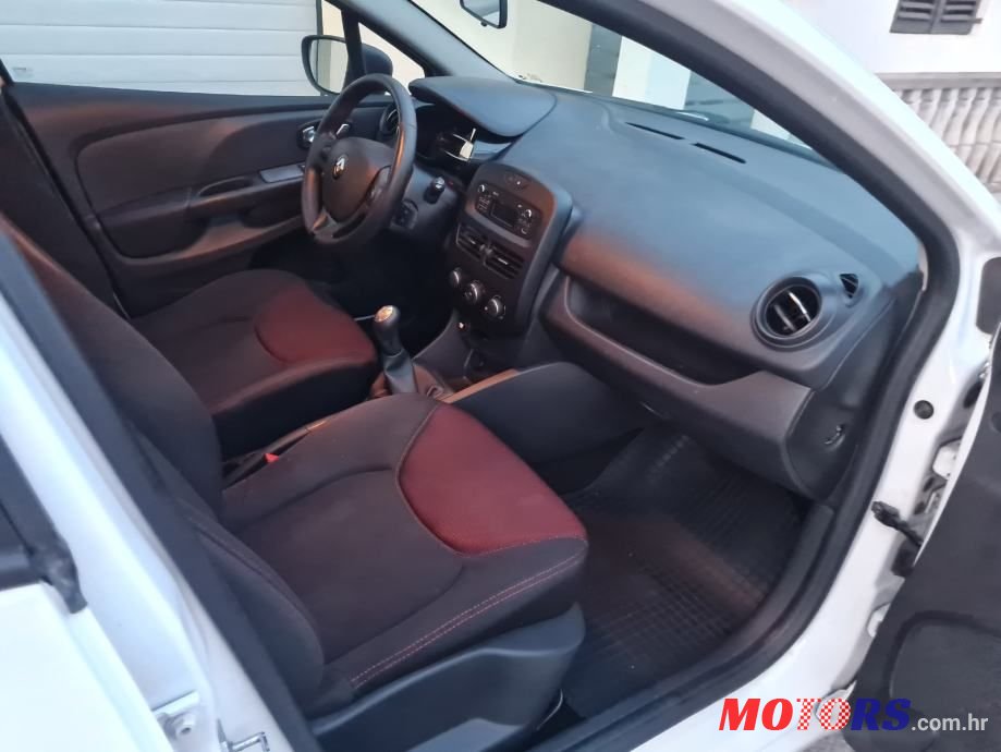 2015' Renault Clio photo #4