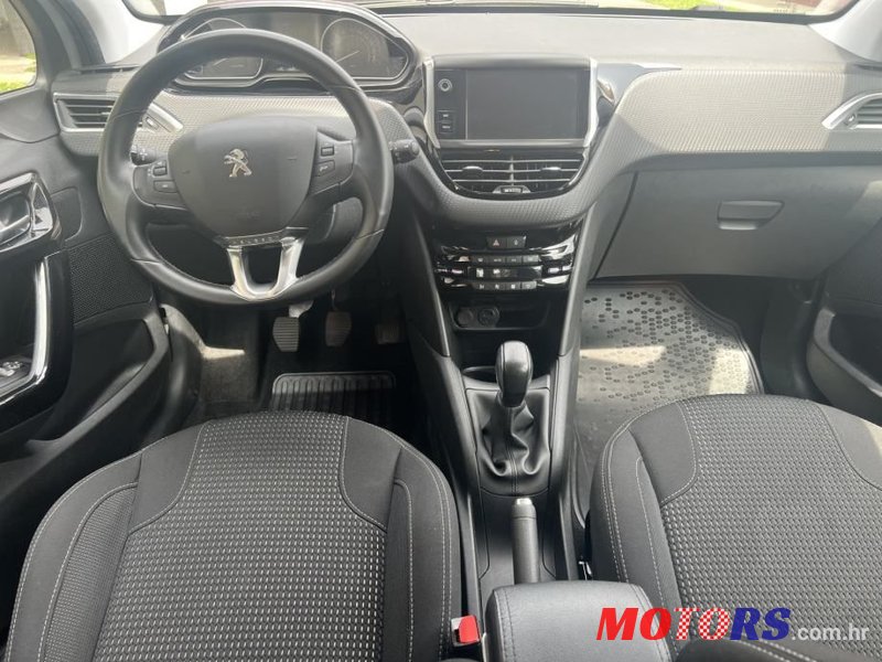 2016' Peugeot 208 1,2 photo #5