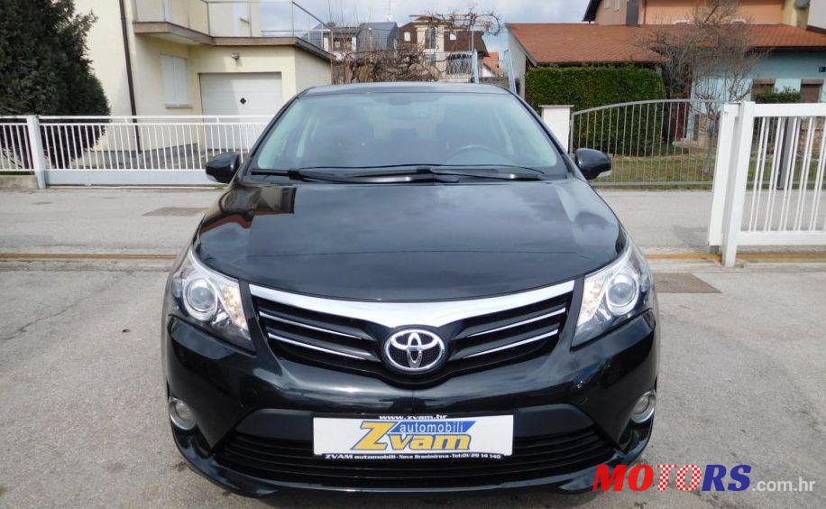 2013' Toyota Avensis photo #3