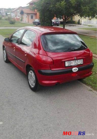 2002' Peugeot 206 206 1,1 photo #1