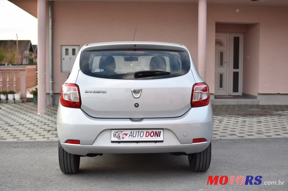 2014' Dacia Sandero photo #6