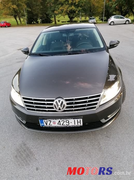 2013' Volkswagen Passat photo #5