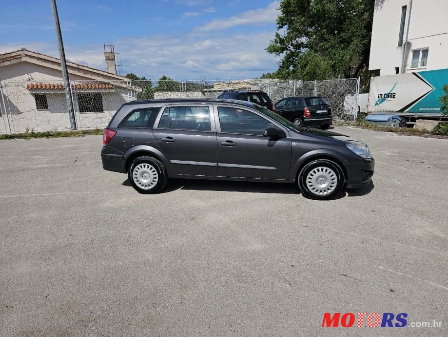 2009' Opel Astra Karavan photo #5