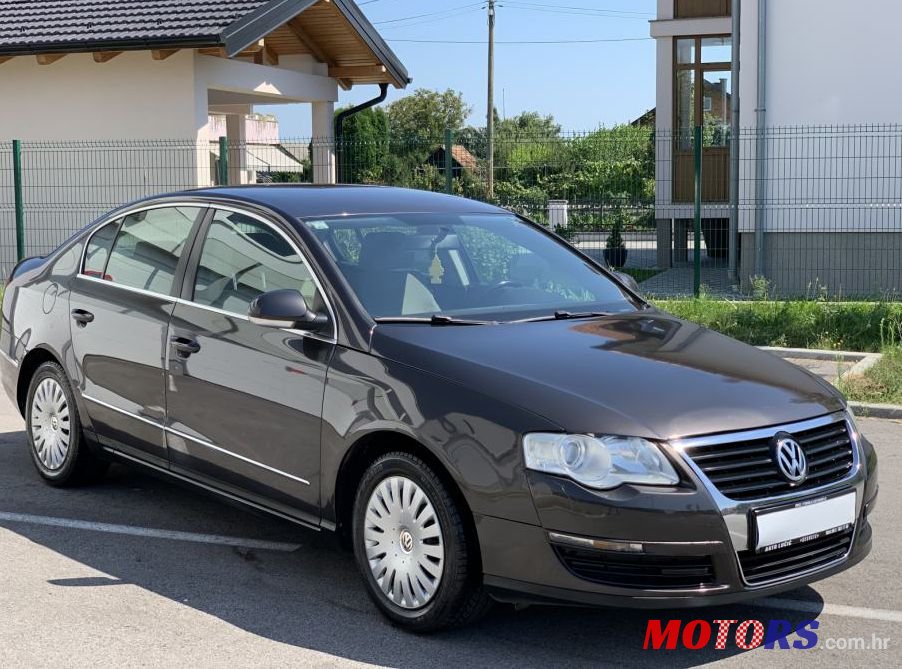 2005' Volkswagen Passat 1,9 Tdi photo #1