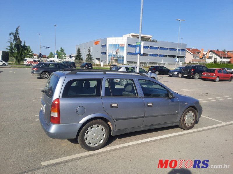 2008' Opel Astra Karavan photo #2