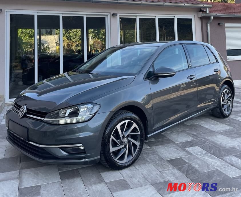 2018' Volkswagen Golf 7 1,6 Tdi Bmt photo #1