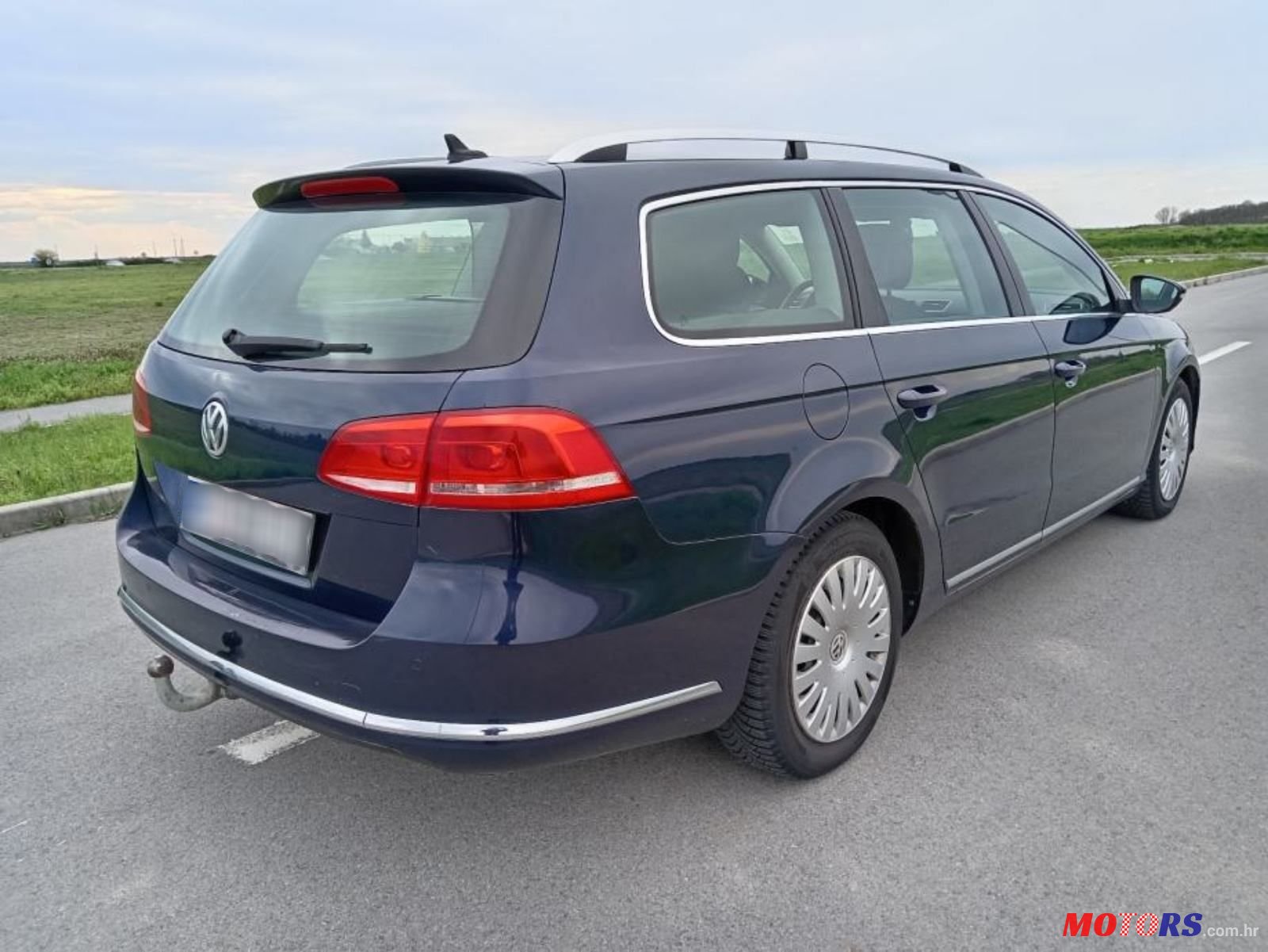 2013' Volkswagen Passat Variant photo #4