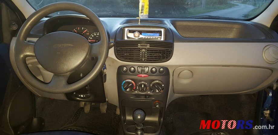 2001' Fiat Punto photo #4