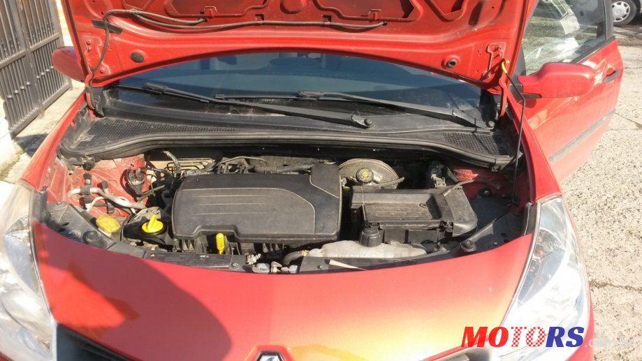 2006' Renault Clio photo #2