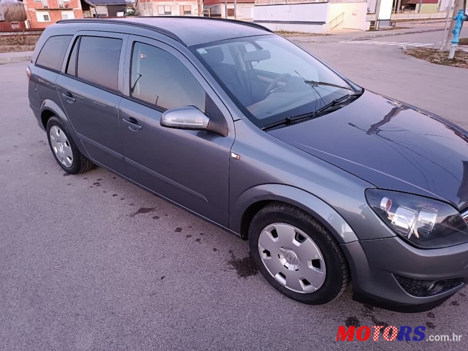 2007' Opel Astra Karavan photo #3