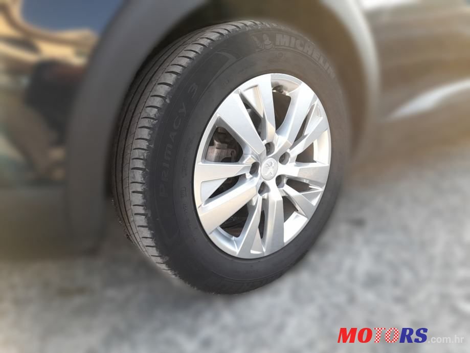 2018' Peugeot 3008 photo #6