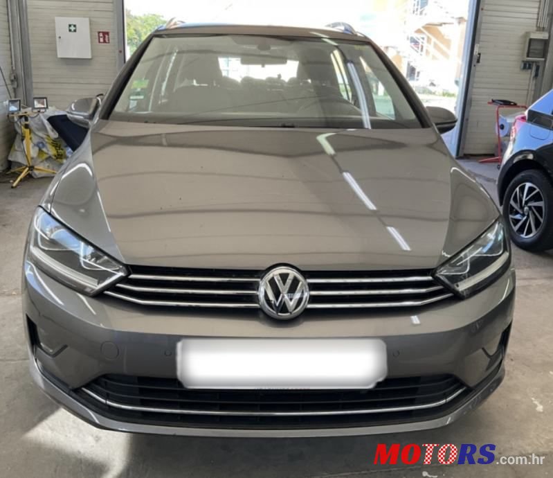 2015' Volkswagen Golf Sportsvan photo #2