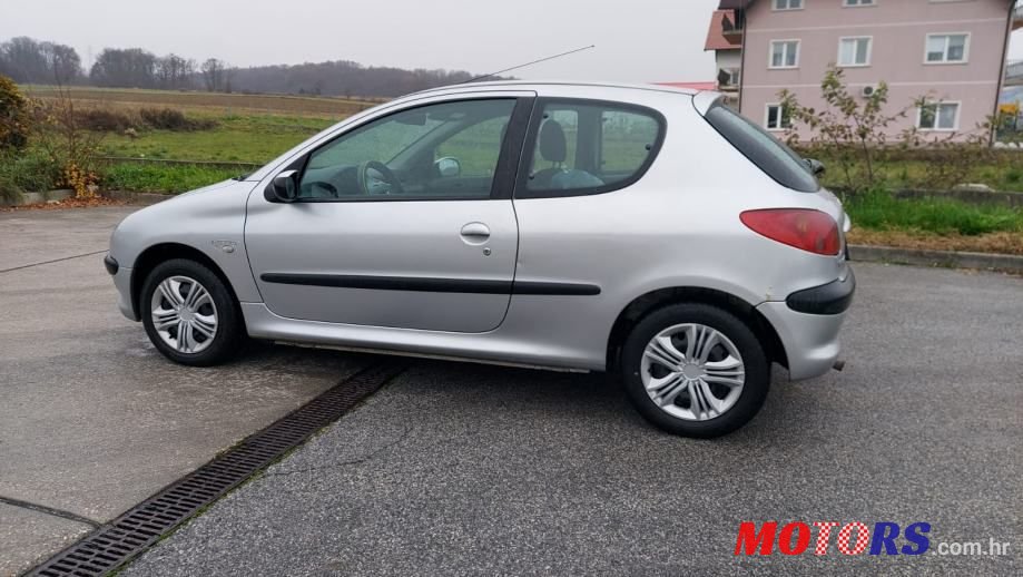 2005' Peugeot 206 photo #3