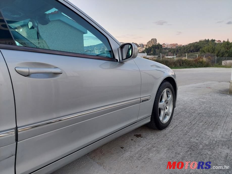 2004' Mercedes-Benz C-Klasa 220 T photo #5