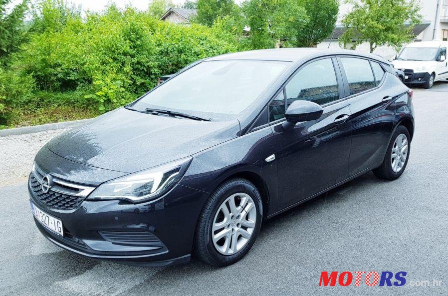 2015' Opel Astra 1,6 Cdti photo #1