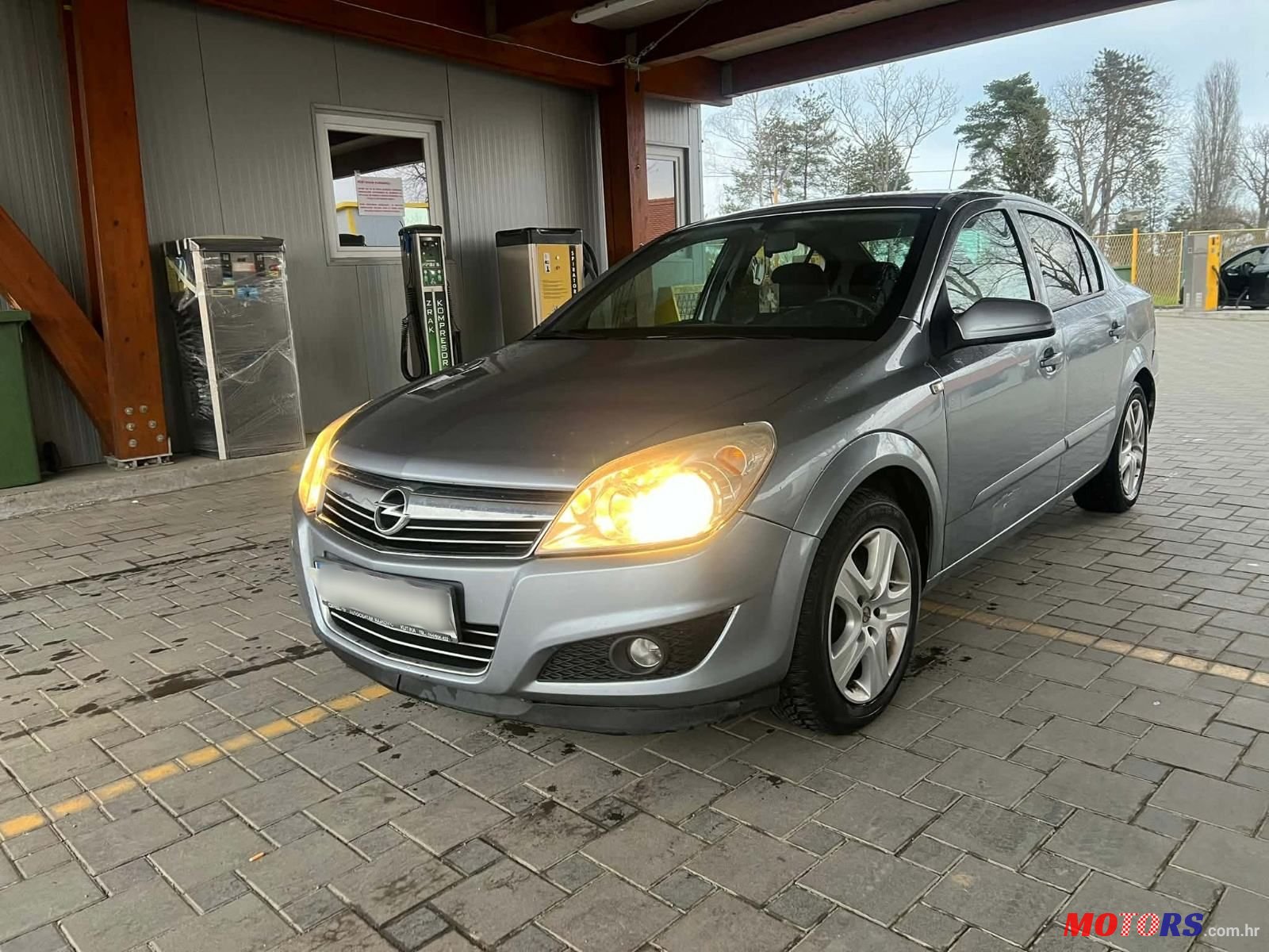 2010' Opel Astra 1,6 photo #4