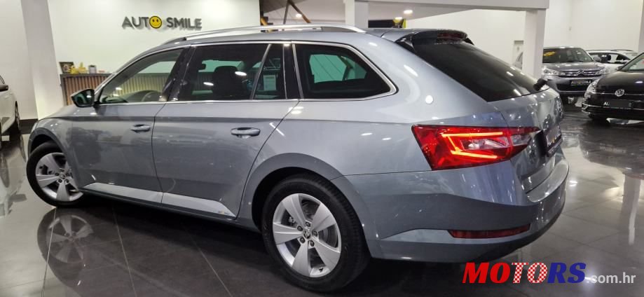2018' Skoda Superb Combi photo #5