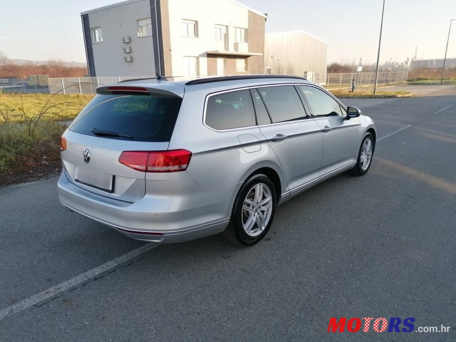 2017' Volkswagen Passat Variant photo #4