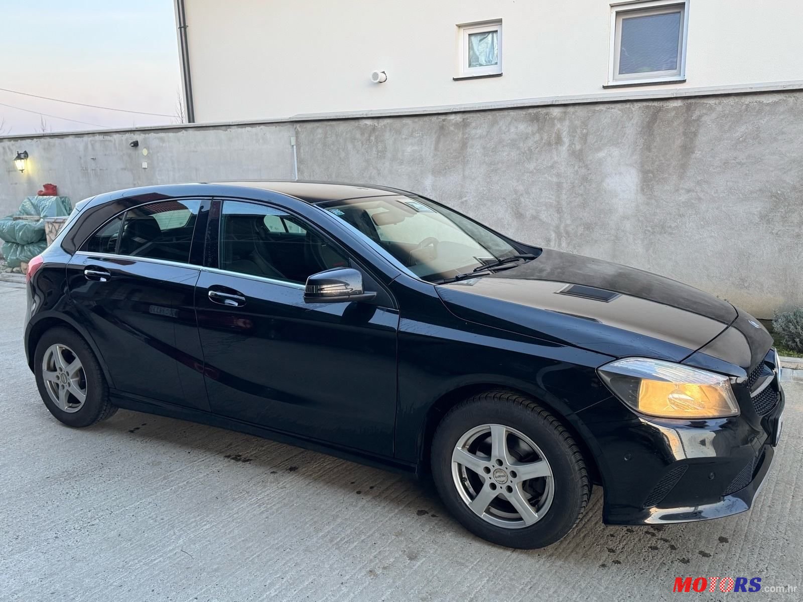 2015' Mercedes-Benz 180 A photo #2